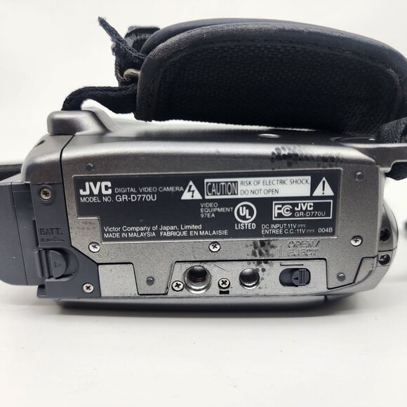 JVC GR-D770U Digital Video Camera With 34x Optical Zoom Accessories & Case - Picture 16 of 16